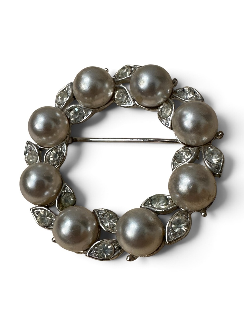 Vintage 1960s Lisner Pearl Rhinestone Wreath Brooch